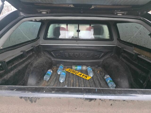 Чорний Ісузу D-Max, об'ємом двигуна 0 л та пробігом 109 тис. км за 3500 $, фото 4 на Automoto.ua