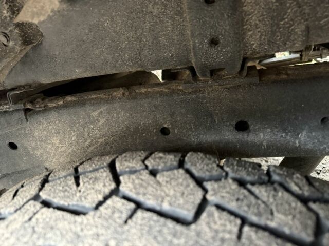 Черный Исузу Д-Макс, объемом двигателя 2.5 л и пробегом 130 тыс. км за 9999 $, фото 6 на Automoto.ua