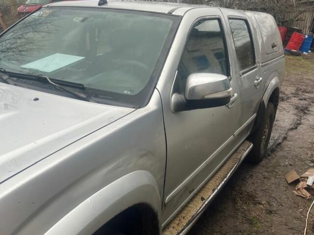 Серый Исузу Д-Макс, объемом двигателя 3 л и пробегом 370 тыс. км за 6500 $, фото 1 на Automoto.ua