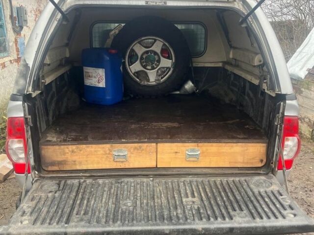 Серый Исузу Д-Макс, объемом двигателя 3 л и пробегом 370 тыс. км за 6500 $, фото 8 на Automoto.ua