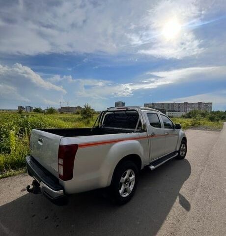 Сірий Ісузу D-Max, об'ємом двигуна 2.5 л та пробігом 120 тис. км за 11200 $, фото 2 на Automoto.ua