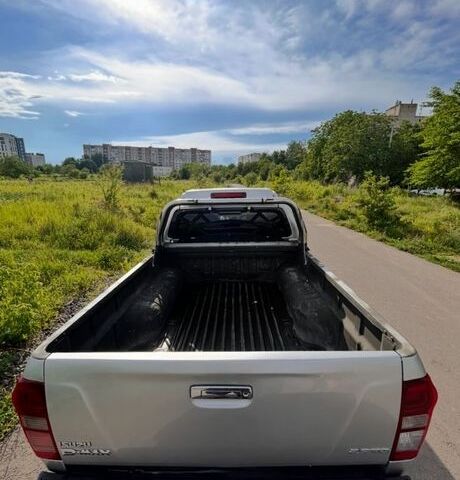 Сірий Ісузу D-Max, об'ємом двигуна 2.5 л та пробігом 120 тис. км за 11200 $, фото 4 на Automoto.ua