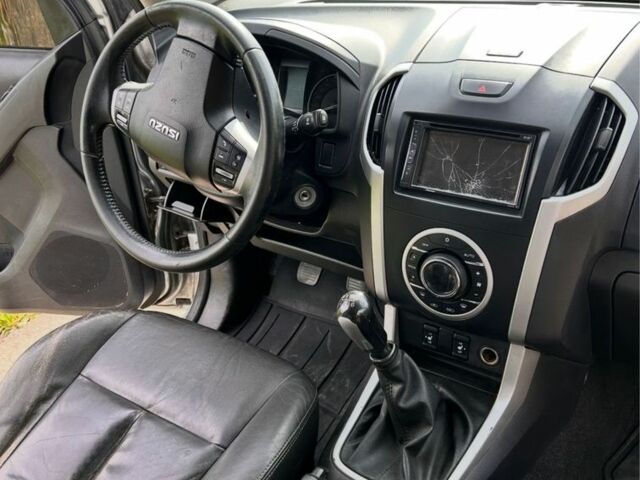 Сірий Ісузу D-Max, об'ємом двигуна 2.5 л та пробігом 120 тис. км за 11200 $, фото 5 на Automoto.ua