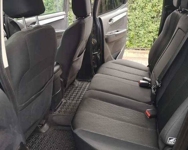 Серый Исузу Д-Макс, объемом двигателя 1.9 л и пробегом 69 тыс. км за 26589 $, фото 17 на Automoto.ua