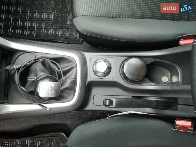 Серый Исузу Д-Макс, объемом двигателя 1.9 л и пробегом 69 тыс. км за 26589 $, фото 12 на Automoto.ua