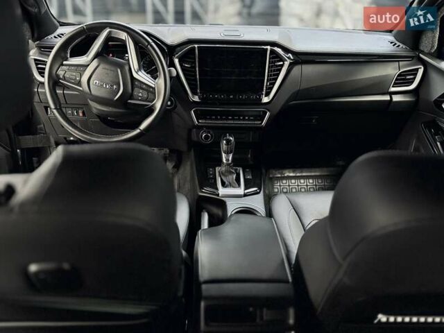 Сірий Ісузу D-Max, об'ємом двигуна 3 л та пробігом 1 тис. км за 117183 $, фото 2 на Automoto.ua