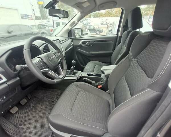 Серый Исузу Д-Макс, объемом двигателя 3 л и пробегом 1 тыс. км за 44602 $, фото 11 на Automoto.ua