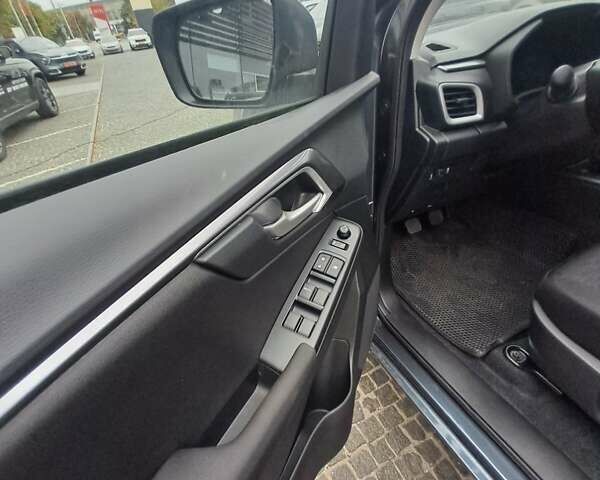 Серый Исузу Д-Макс, объемом двигателя 3 л и пробегом 1 тыс. км за 44602 $, фото 10 на Automoto.ua