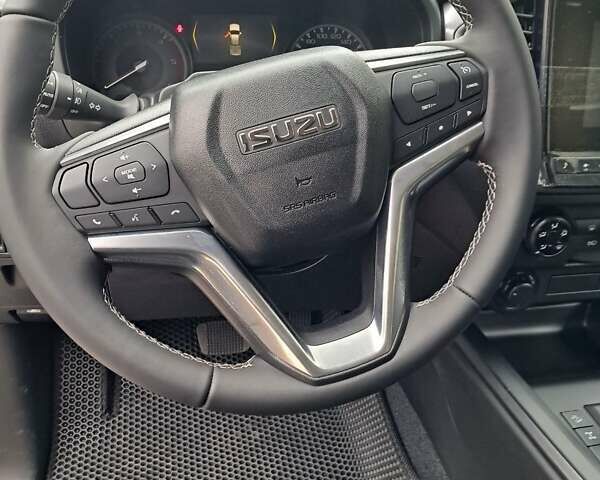 Серый Исузу Д-Макс, объемом двигателя 3 л и пробегом 1 тыс. км за 44413 $, фото 6 на Automoto.ua