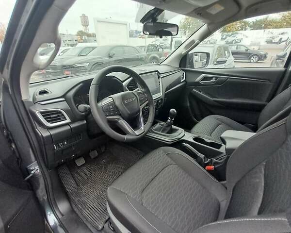 Серый Исузу Д-Макс, объемом двигателя 3 л и пробегом 1 тыс. км за 44602 $, фото 13 на Automoto.ua