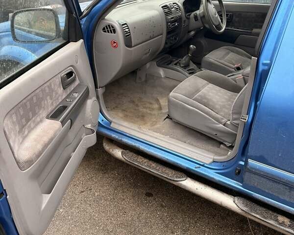 Синий Исузу Д-Макс, объемом двигателя 0 л и пробегом 300 тыс. км за 3500 $, фото 1 на Automoto.ua