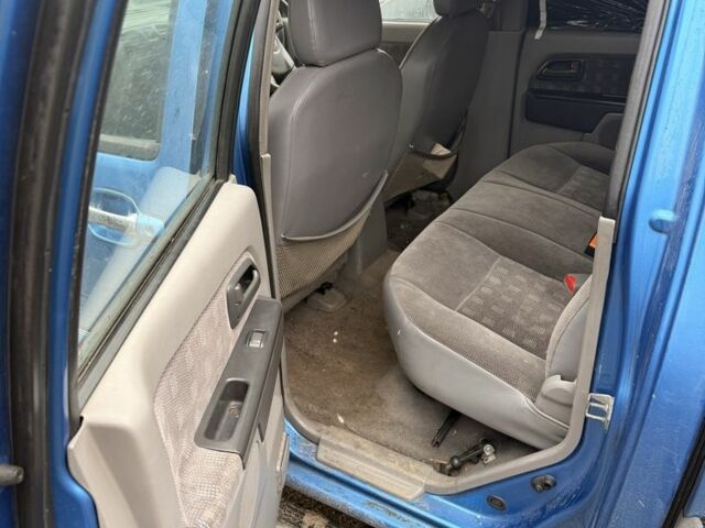 Синий Исузу Д-Макс, объемом двигателя 3 л и пробегом 300 тыс. км за 4000 $, фото 4 на Automoto.ua