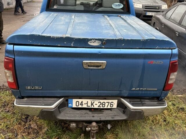 Синий Исузу Д-Макс, объемом двигателя 3 л и пробегом 300 тыс. км за 4000 $, фото 2 на Automoto.ua