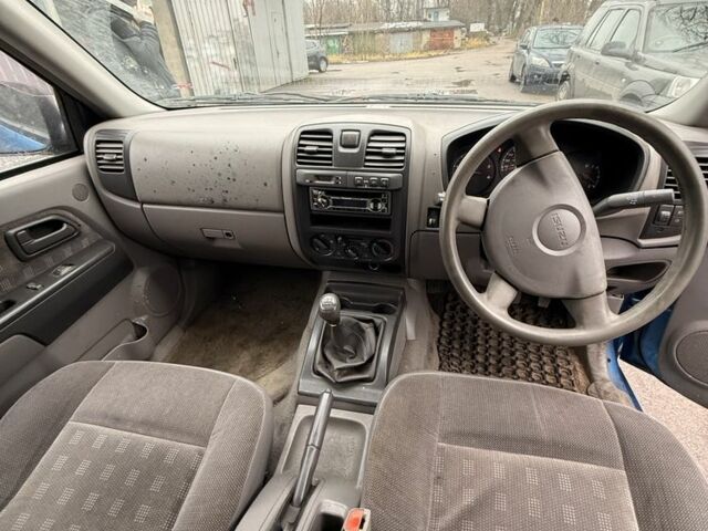 Синий Исузу Д-Макс, объемом двигателя 3 л и пробегом 300 тыс. км за 4000 $, фото 1 на Automoto.ua