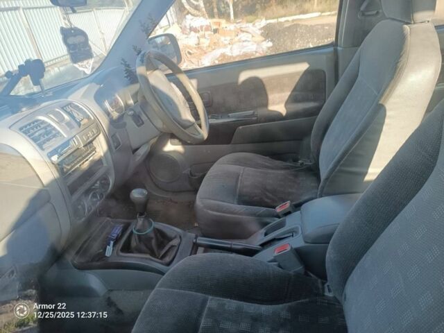 Синій Ісузу D-Max, об'ємом двигуна 3 л та пробігом 256 тис. км за 3500 $, фото 1 на Automoto.ua