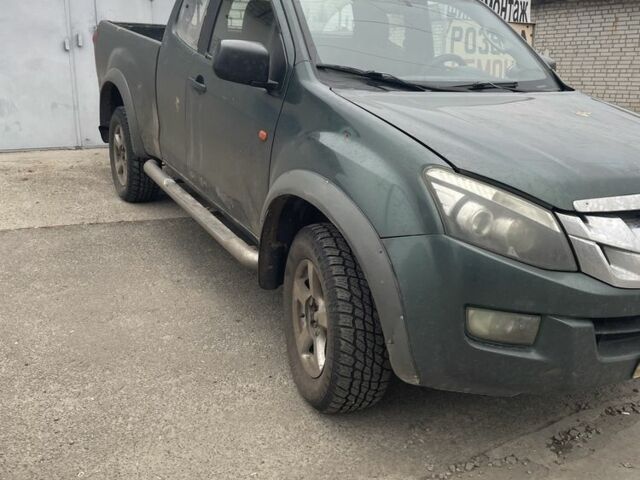 Зелений Ісузу D-Max, об'ємом двигуна 2.5 л та пробігом 300 тис. км за 3500 $, фото 1 на Automoto.ua