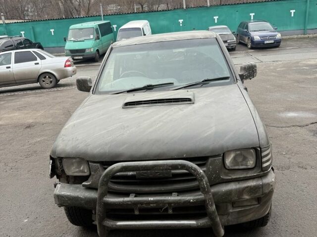 Зелений Ісузу D-Max, об'ємом двигуна 2.5 л та пробігом 288 тис. км за 2300 $, фото 2 на Automoto.ua