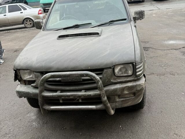 Зелений Ісузу D-Max, об'ємом двигуна 2.5 л та пробігом 288 тис. км за 2300 $, фото 1 на Automoto.ua