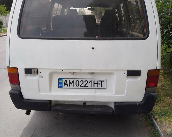 Білий Ісузу Міді, об'ємом двигуна 1.99 л та пробігом 144 тис. км за 1400 $, фото 5 на Automoto.ua