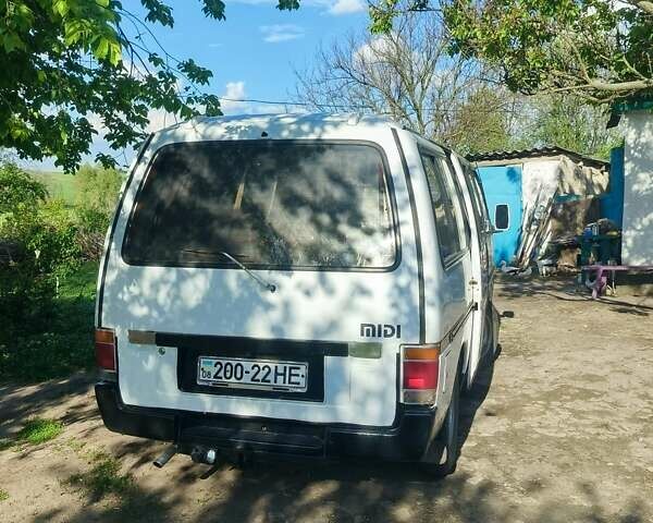 Белый Исузу Миди, объемом двигателя 2.2 л и пробегом 392 тыс. км за 2000 $, фото 4 на Automoto.ua