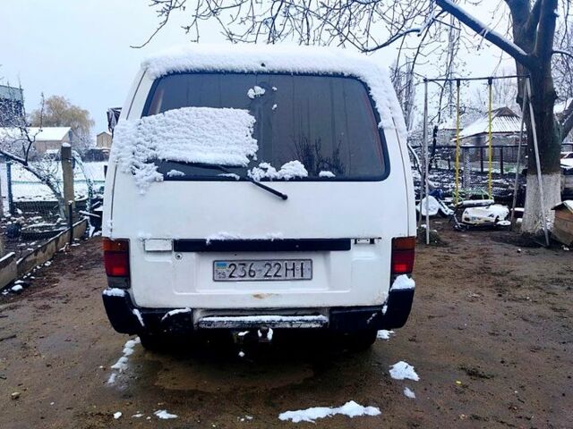 Белый Исузу Миди, объемом двигателя 22 л и пробегом 300 тыс. км за 1400 $, фото 1 на Automoto.ua
