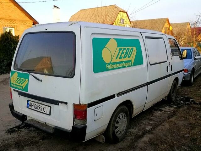 Белый Исузу Миди, объемом двигателя 1.9 л и пробегом 400 тыс. км за 1700 $, фото 2 на Automoto.ua