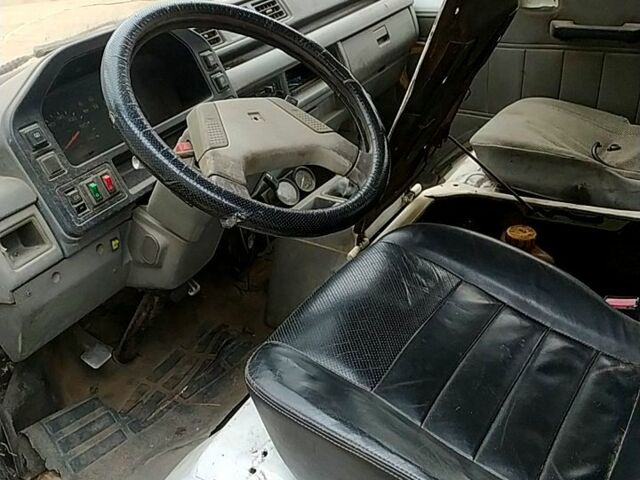 Исузу Миди, объемом двигателя 20 л и пробегом 321 тыс. км за 850 $, фото 5 на Automoto.ua