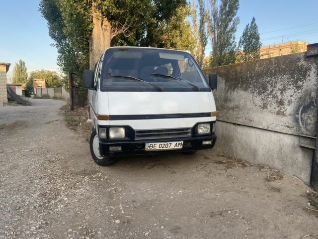 Білий Ісузу Midi пасс., об'ємом двигуна 0 л та пробігом 300 тис. км за 600 $, фото 1 на Automoto.ua