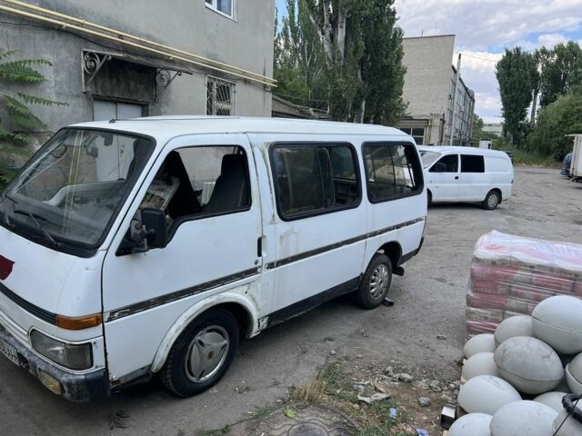 Білий Ісузу Midi пасс., об'ємом двигуна 2 л та пробігом 400 тис. км за 1600 $, фото 1 на Automoto.ua