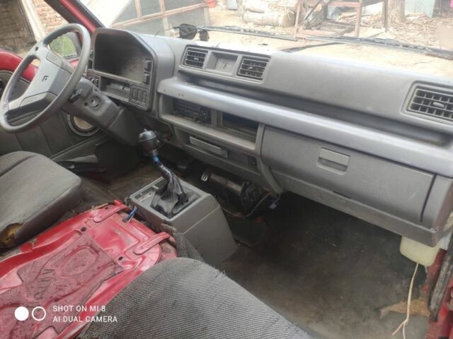 Червоний Ісузу Midi пасс., об'ємом двигуна 0 л та пробігом 350 тис. км за 750 $, фото 4 на Automoto.ua