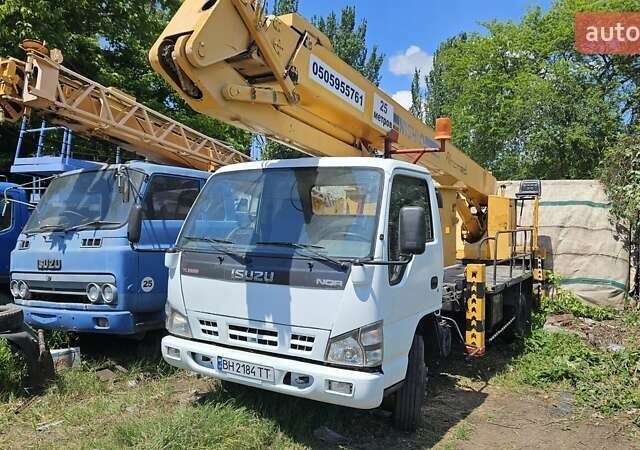 Белый Исузу НЛР, объемом двигателя 4.7 л и пробегом 112 тыс. км за 50000 $, фото 2 на Automoto.ua