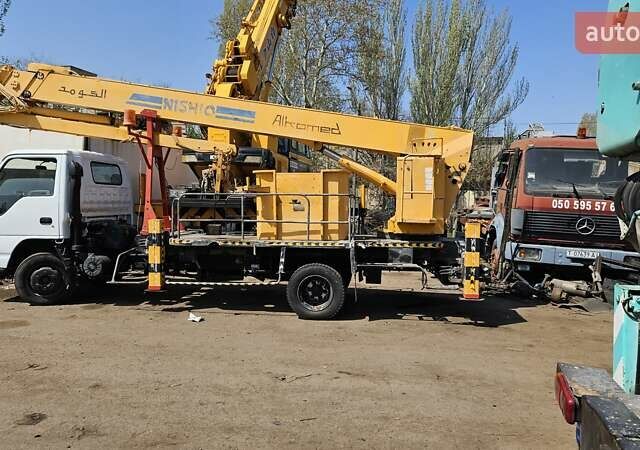 Белый Исузу НЛР, объемом двигателя 4.7 л и пробегом 112 тыс. км за 50000 $, фото 6 на Automoto.ua