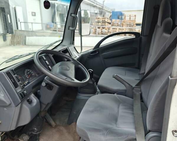 Білий Ісузу NLR, об'ємом двигуна 3 л та пробігом 424 тис. км за 8000 $, фото 2 на Automoto.ua