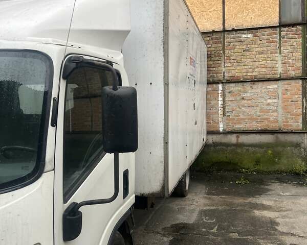 Білий Ісузу НМР, об'ємом двигуна 3 л та пробігом 429 тис. км за 10000 $, фото 1 на Automoto.ua