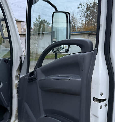 Белый Исузу НПР, объемом двигателя 6 л и пробегом 307 тыс. км за 20000 $, фото 4 на Automoto.ua