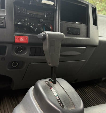 Білий Ісузу NPR, об'ємом двигуна 6 л та пробігом 301 тис. км за 17900 $, фото 4 на Automoto.ua