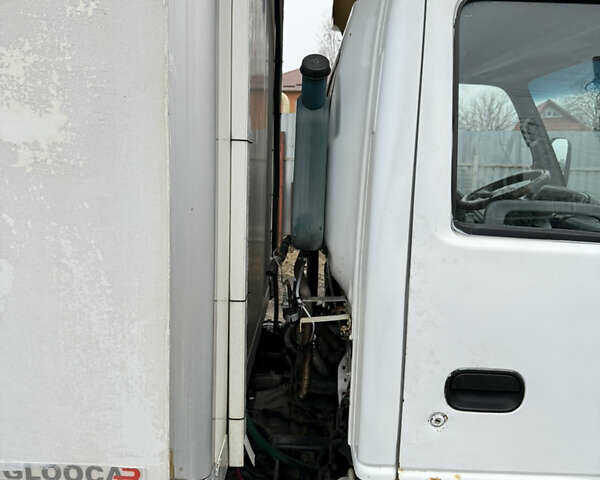 Білий Ісузу NQR, об'ємом двигуна 4.57 л та пробігом 100 тис. км за 12000 $, фото 4 на Automoto.ua