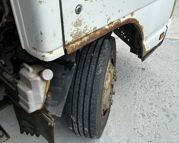 Білий Ісузу NQR, об'ємом двигуна 4.6 л та пробігом 723 тис. км за 5500 $, фото 3 на Automoto.ua