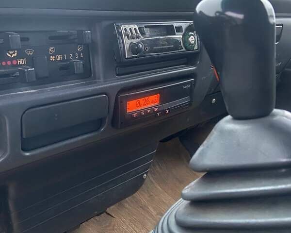 Синий Исузу НКР, объемом двигателя 5.2 л и пробегом 944 тыс. км за 7000 $, фото 6 на Automoto.ua