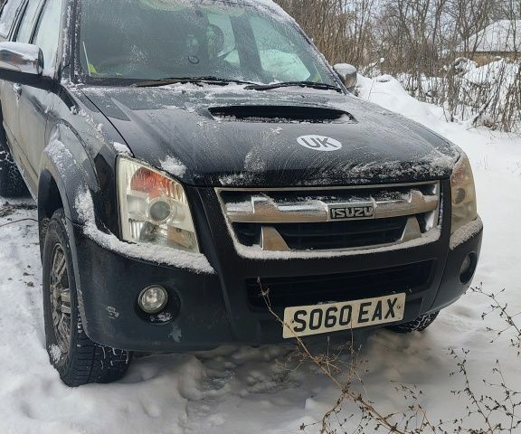 Черный Исузу Родео, объемом двигателя 0 л и пробегом 200 тыс. км за 4700 $, фото 3 на Automoto.ua