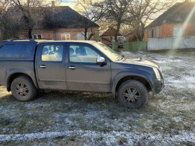 Черный Исузу Родео, объемом двигателя 0 л и пробегом 200 тыс. км за 4700 $, фото 2 на Automoto.ua