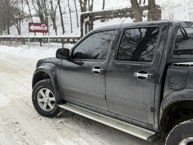 Черный Исузу Родео, объемом двигателя 2.5 л и пробегом 130 тыс. км за 6500 $, фото 10 на Automoto.ua