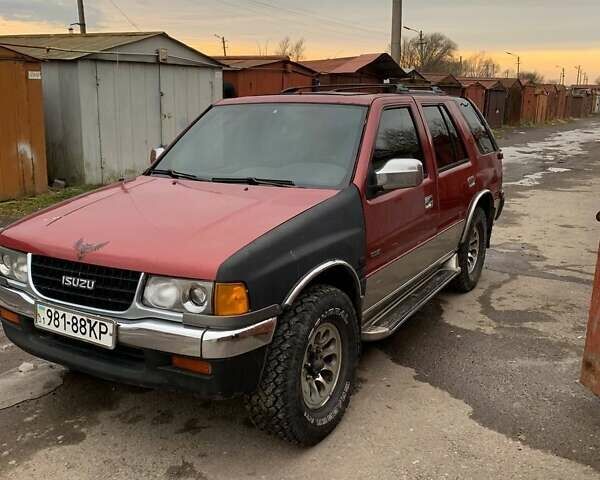 Красный Исузу Родео, объемом двигателя 3.2 л и пробегом 300 тыс. км за 1500 $, фото 3 на Automoto.ua