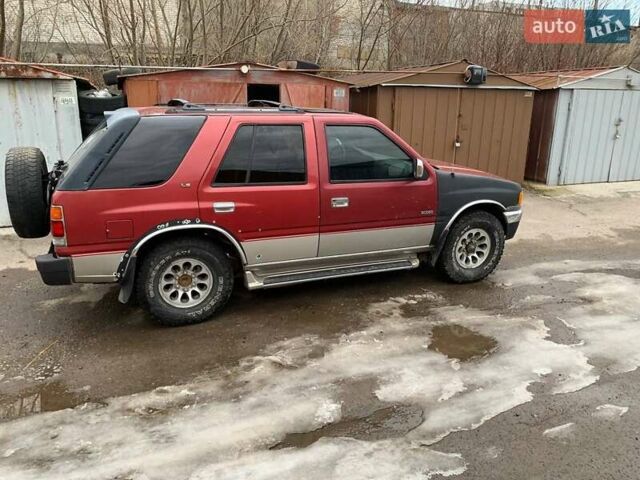 Красный Исузу Родео, объемом двигателя 3.2 л и пробегом 300 тыс. км за 1500 $, фото 2 на Automoto.ua