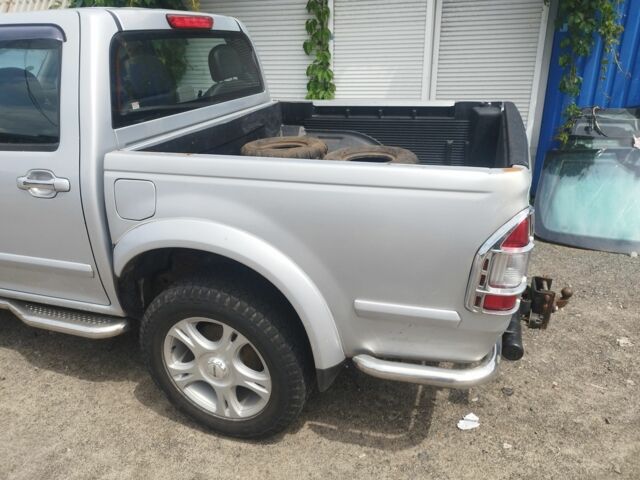 Серый Исузу Родео, объемом двигателя 3 л и пробегом 160 тыс. км за 6000 $, фото 3 на Automoto.ua