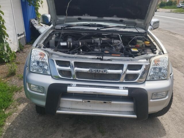 Серый Исузу Родео, объемом двигателя 3 л и пробегом 160 тыс. км за 6000 $, фото 4 на Automoto.ua