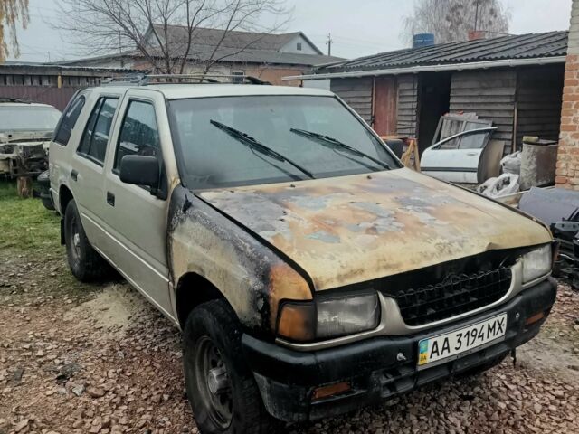 Серый Исузу Родео, объемом двигателя 2.6 л и пробегом 210 тыс. км за 2000 $, фото 2 на Automoto.ua