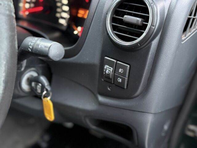 Зелений Ісузу Rodeo, об'ємом двигуна 0 л та пробігом 126 тис. км за 5499 $, фото 7 на Automoto.ua