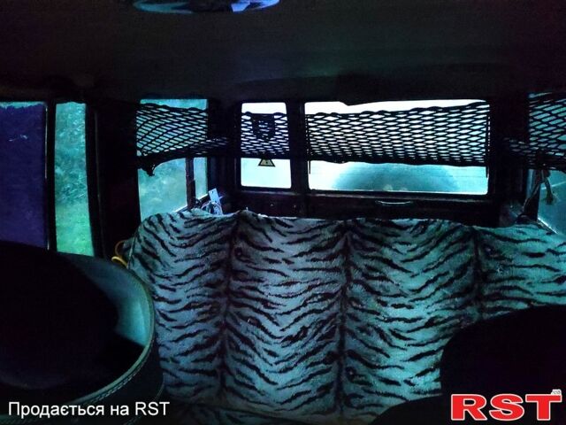 Красный Исузу Трупер, объемом двигателя 2.2 л и пробегом 300 тыс. км за 1900 $, фото 5 на Automoto.ua