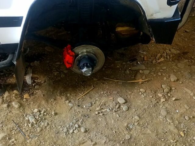 Исузу Трупер, объемом двигателя 2.3 л и пробегом 0 тыс. км за 3500 $, фото 3 на Automoto.ua